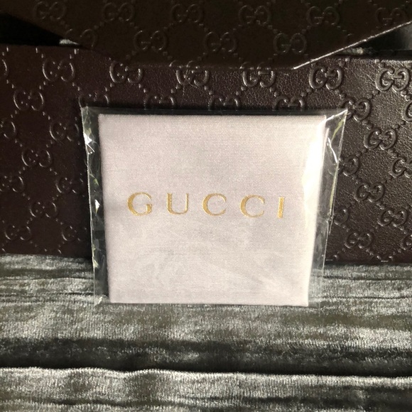 Gucci glasses case with cloth still in package - Picture 2 of 3